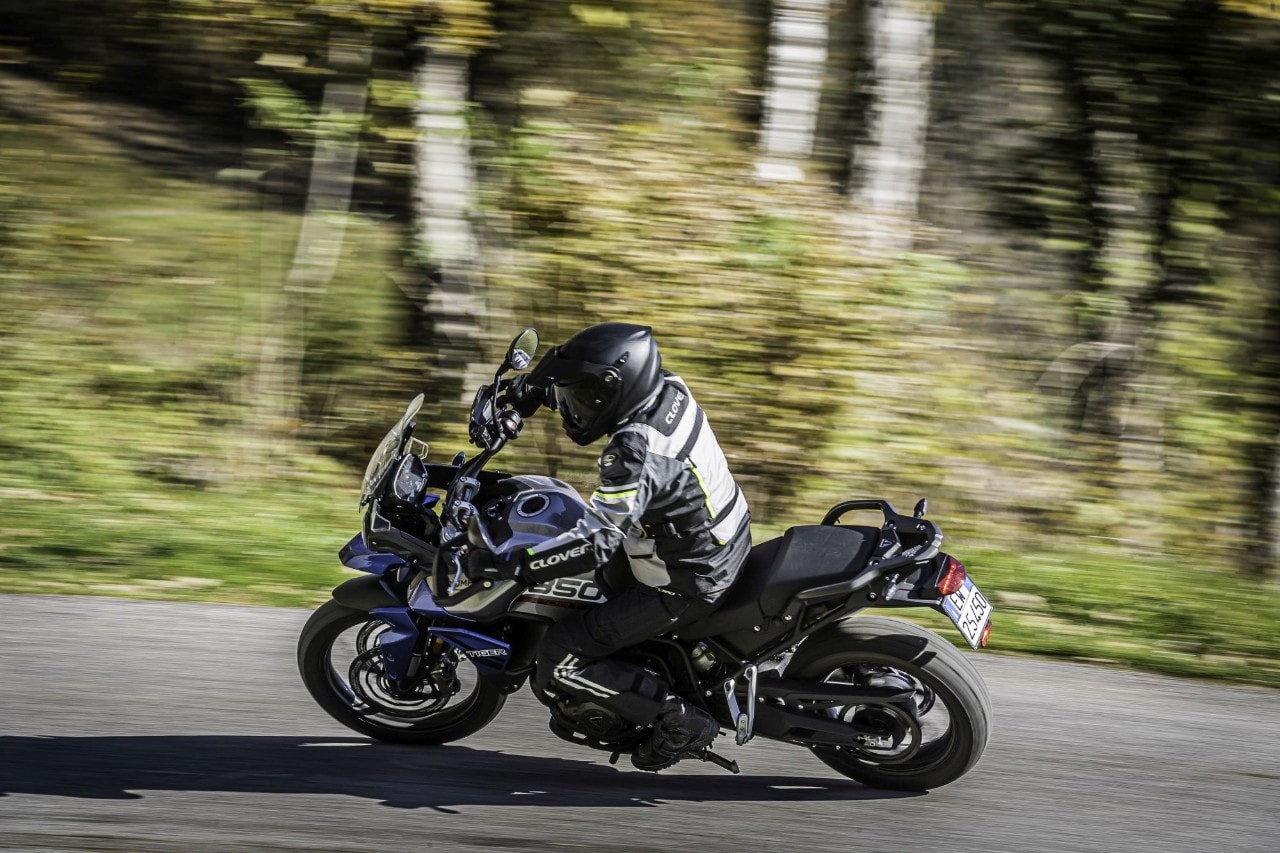 Moto Guzzi V85 TT VS Triumph Tiger 850 Sport: viaggia, guida, SOGNA